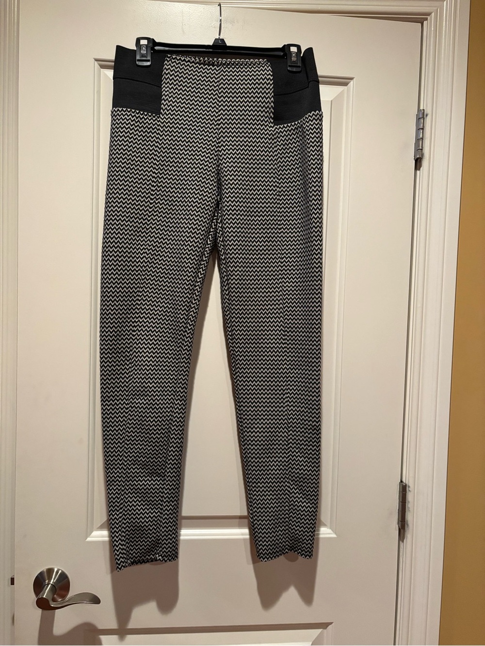 Studio 253 Black & White Chevron Ponte Pants